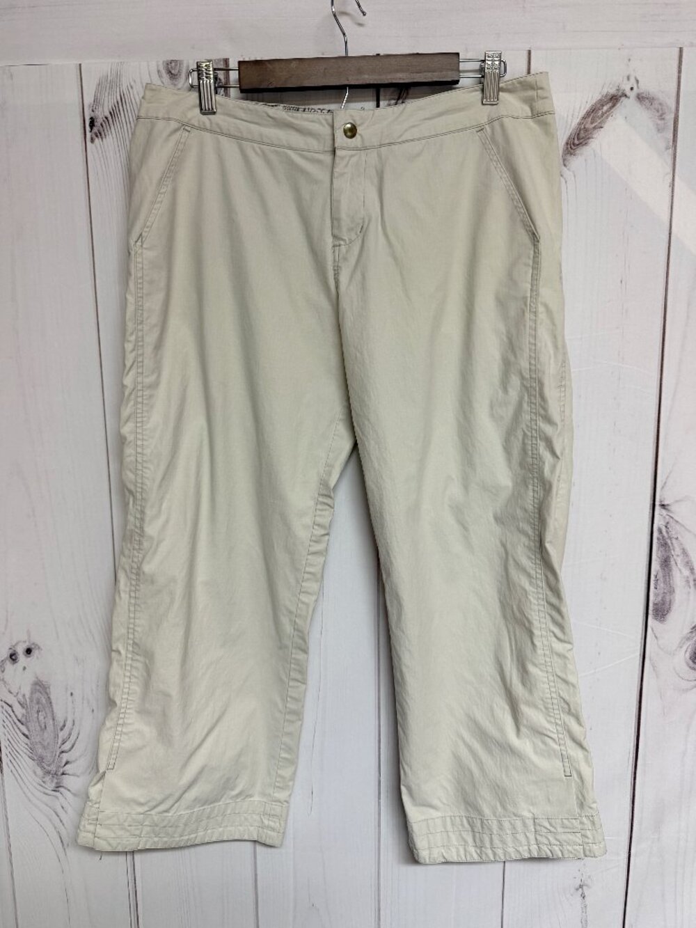 KÜHL Women’s Kuhl Dry Capri Pants Large Cream Stretch Hiking EUC
